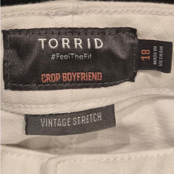 Torrid Cropped Boyfriend Distressed White Straight Jeans Vintage Stretch Size 18 - Picture 5 of 8